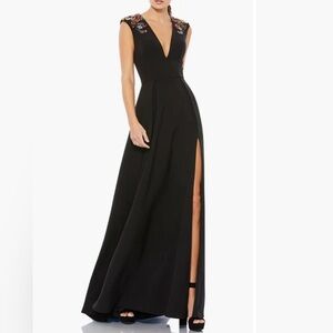 Ieena For Mac Duggal  Beaded Cap Sleeve V-neck A Line Gown In Black Size 12 NWT